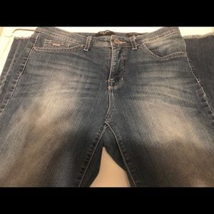 Women's Nine West Capri's